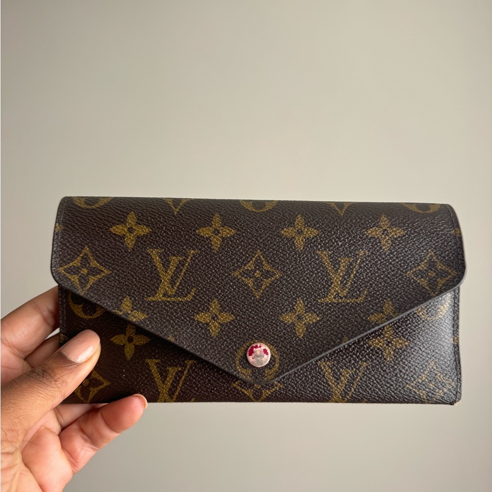Used LV Josephine wallet